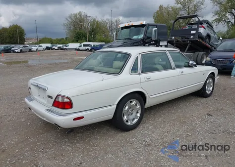 2001 Jaguar Xj8 Vanden Plas z USA, uszkodzony, nr VIN SAJDA24C11LF22302